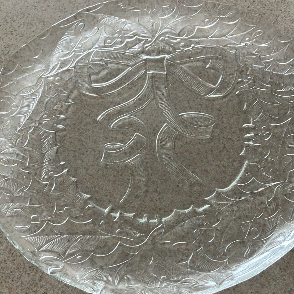 Elegant Clear Glass Canapé Plate.